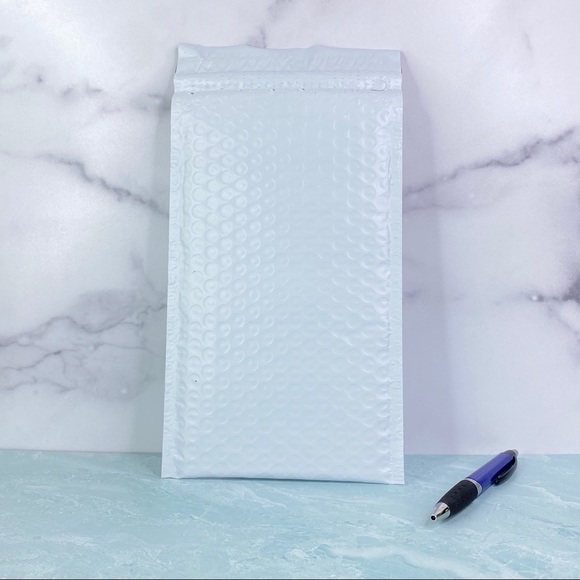 CLEARANCE 25 5X10 White Bubble Mailers - Picture 3 of 7